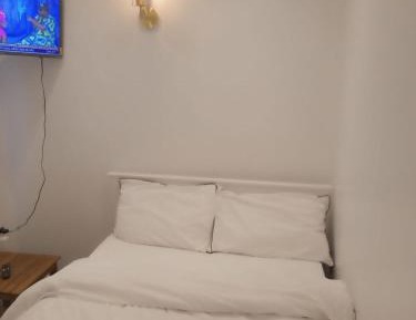 Executive Lodge