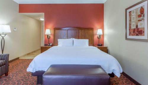 King Room with King Bed - Non-Smoking