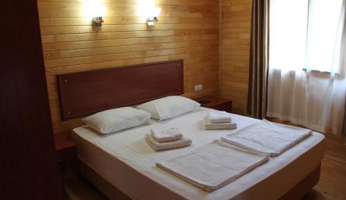 Bungalow (4 Adults)