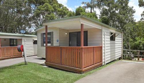 Economy Cabin - Sleeps 4 - Dog Friendly