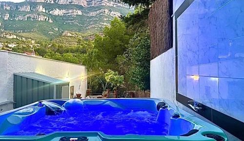 Deluxe Suite with Spa Bath