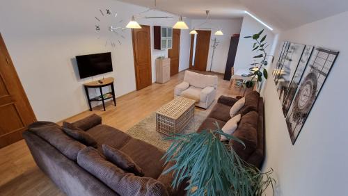 Two-Bedroom Deluxe Apartment with Balcony