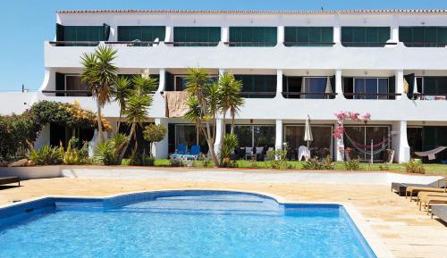 Superior One-Bedroom Apartment