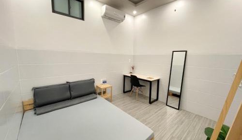 Queen Room with Shared Bathroom