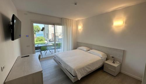 Double Room with Lake View