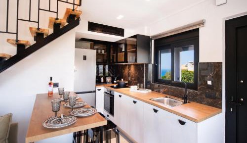 King Suite with Pool View