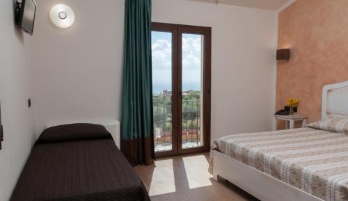 Triple Room with Balcony