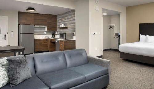 Queen Studio with Sofa Bed, Garden View and Adapted Tub - Mobility Accessible