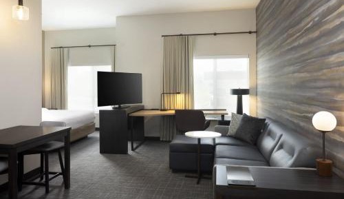 King Studio with Sofa Bed