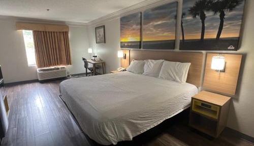 King Room - Disability Access/Non-Smoking