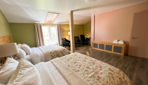 Quadruple Room with Bathroom