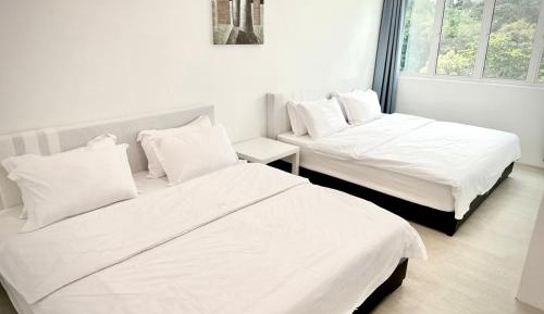 One-Bedroom Apartment with Balcony