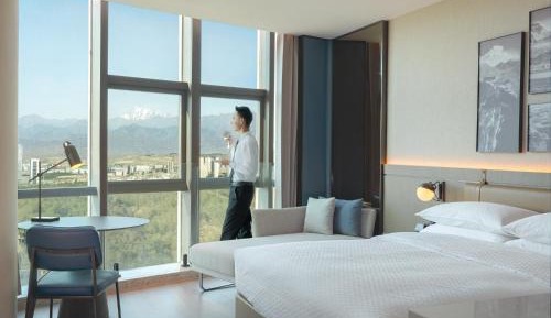 King Room with Mountain View