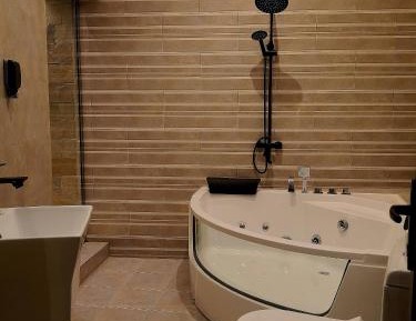 King Room with Spa Bath