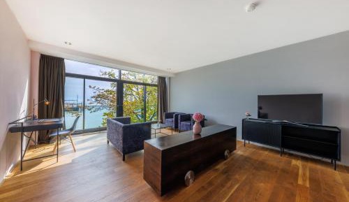 Deluxe Double Room with Lake View
