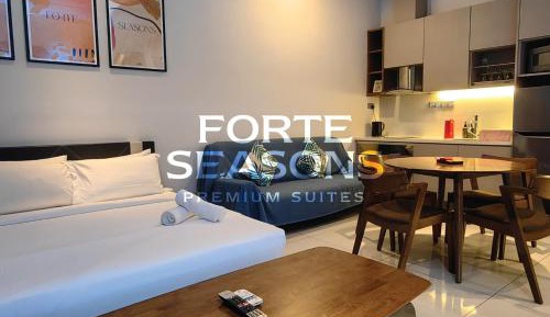 Premium Two-Bedroom Triple Bed Suite (5 Pax)