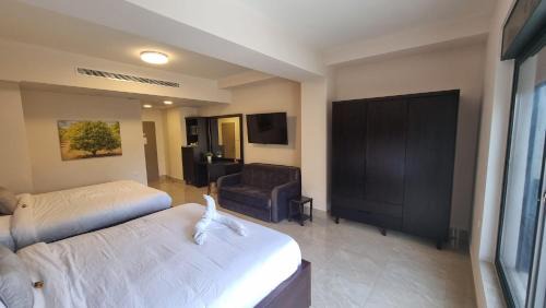 Deluxe Queen Room with Two Queen Beds