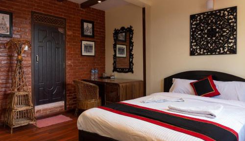Deluxe Queen Room