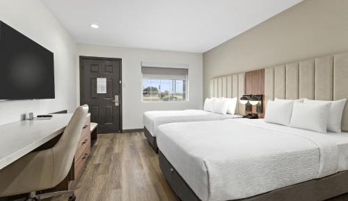 Premium Queen Room with Two Double Beds - Non-Smoking