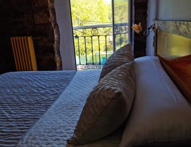 Family Room with Mountain View