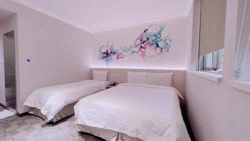 Elegant Triple Room