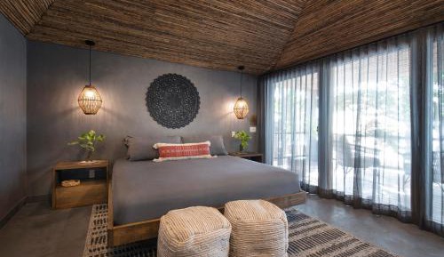Deluxe Beach front Suite