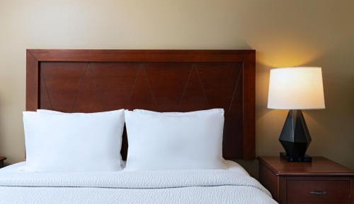 1 Bedroom Suite, 1 King, Sofa bed