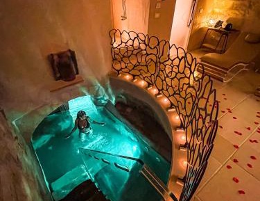 Deluxe King Suite