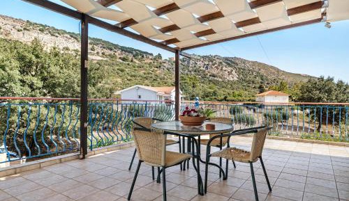 Superior One-Bedroom Apartment with Balcony