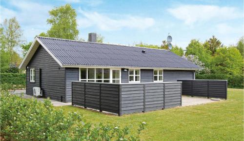 Three-Bedroom Holiday Home 