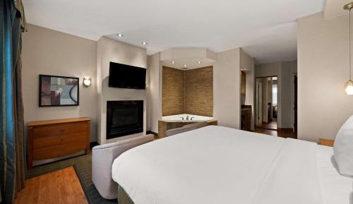 King Room with Spa Bath - Non-Smoking