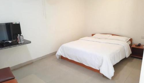 Deluxe Double Room (2 Adults + 1 Child)