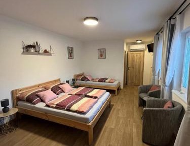 Quadruple Room with Private Bathroom