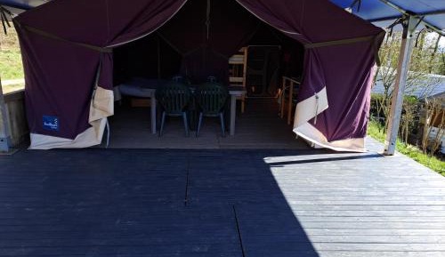 Bungalow with Patio