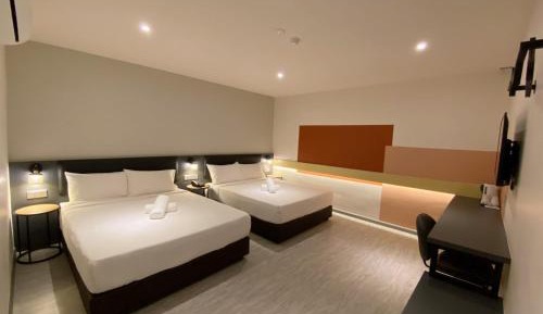 Deluxe Family Window