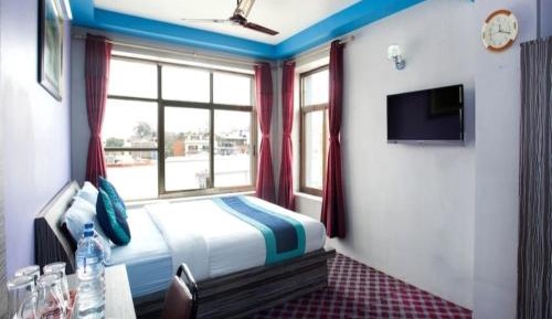 Deluxe Queen Room