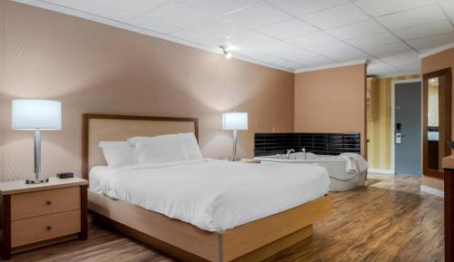 Queen Suite - Ground Floor/Non-Smoking