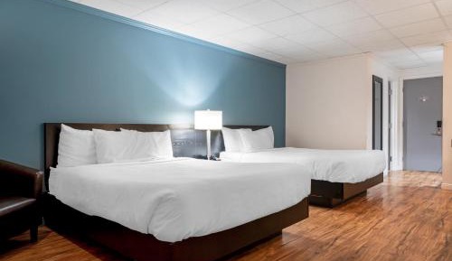 Queen Room with Two Queen Beds - Non-Smoking