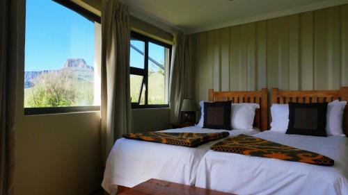 Deluxe Double or Twin Room with Mountain View