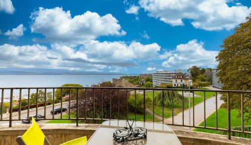 Superior One-Bedroom Apartment with Balcony