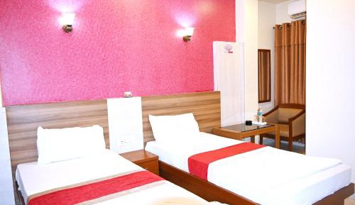 Deluxe Double Room (1 adult + 2 children)