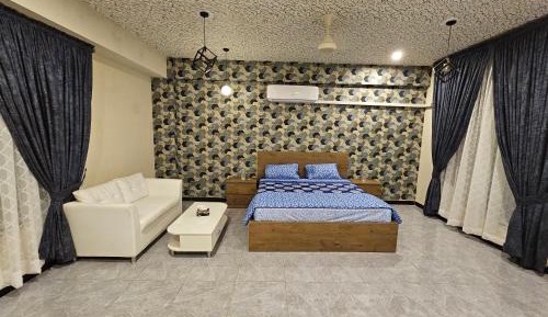 Deluxe King Suite