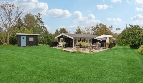 Three-Bedroom Holiday Home 
