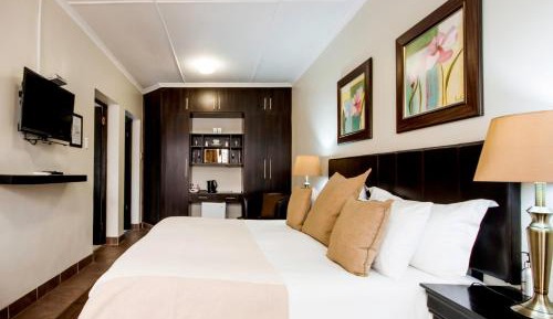 Deluxe King Suite