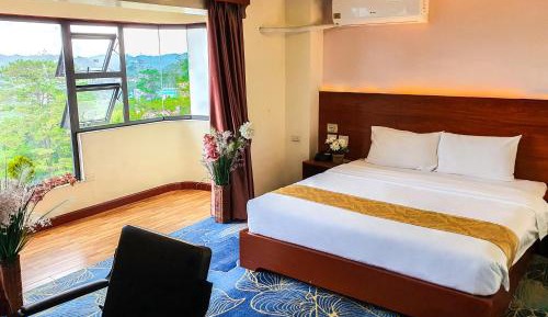 Deluxe Room with City View