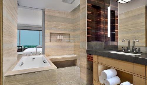    Deluxe Guest room 1 King 