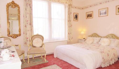 Double Room with Private Bathroom - 1