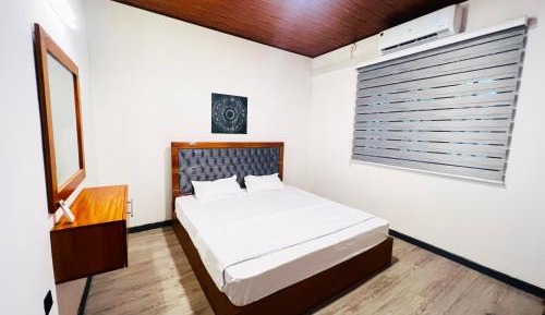 One-Bedroom Apartment with Balcony