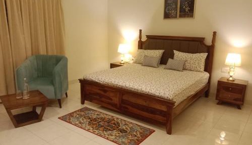 Deluxe King Room