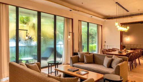 Azaya Suite with Private Pool - 20% discount on Spa & Laundry, Butler Service and All day breakfast (7 am to 7 pm) at La Concha
